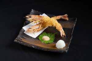 居酒屋「博多萬漁箱」で提供する『車海老の天ぷら 』の画像