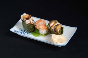 居酒屋「博多萬漁箱」で提供する寿司の画像