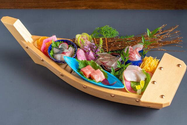 博多駅から徒歩1分！本場の九州郷土料理を満喫！博多 萬漁箱で魚介と日本酒を堪能しませんか？